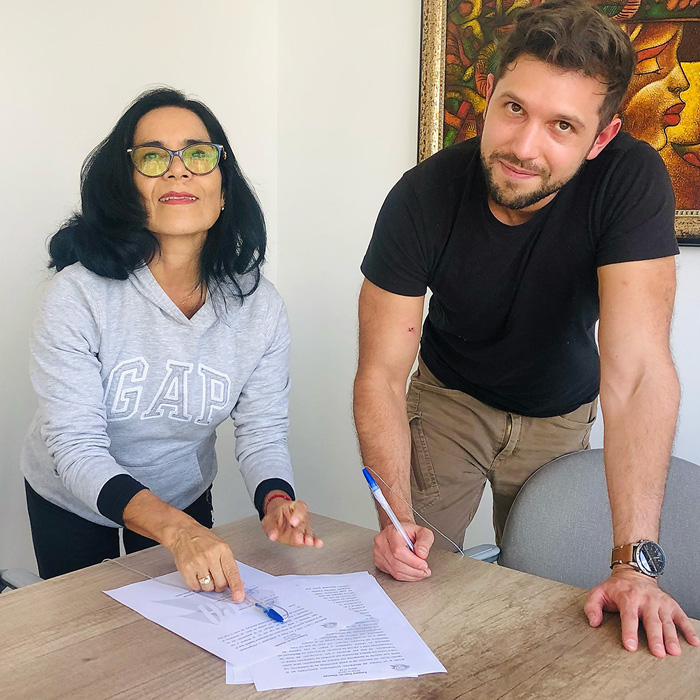 Alejandro Arteaga signing the expansion of the Pitalala Reserve